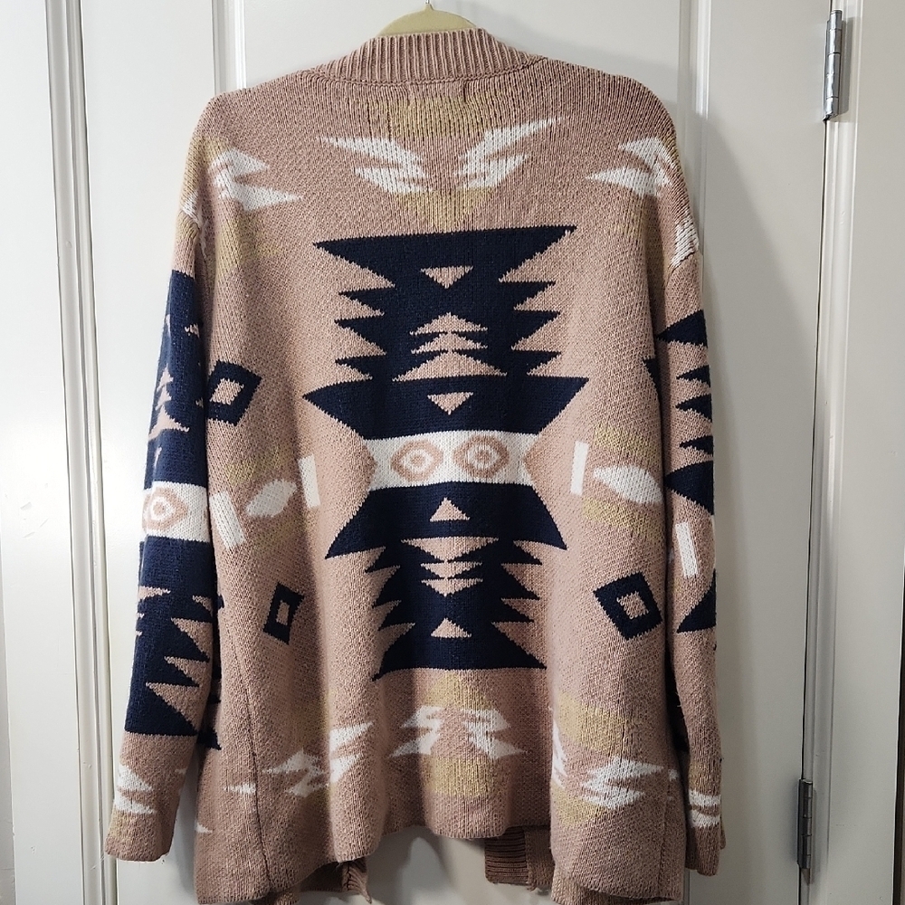 Haptics Aztec Patterned Open Front Cardigan in Blush and Navy - 2X - Picture 3 of 8